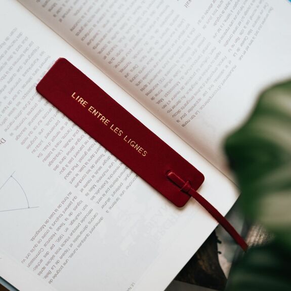 MARQUE-PAGES EN CUIR "LIRE ENTRE LES LIGNES" LES RAFFINEURS
