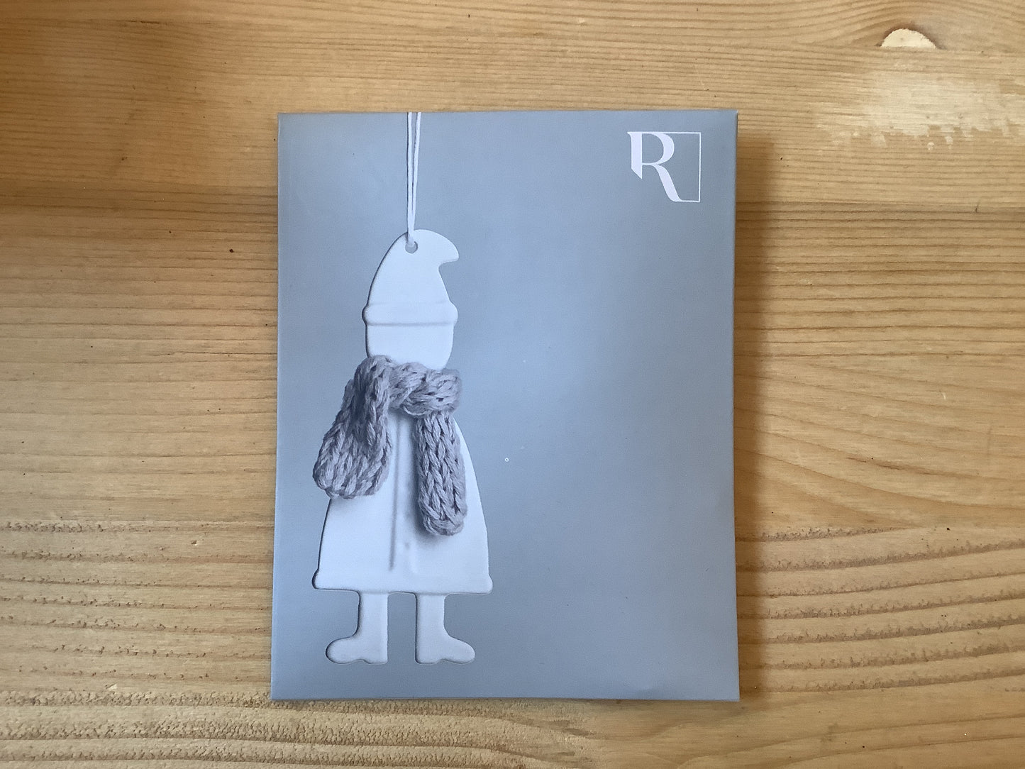 ORNEMENT PORCELAINE + ÉCHARPE - RADER DESIGN STORIES