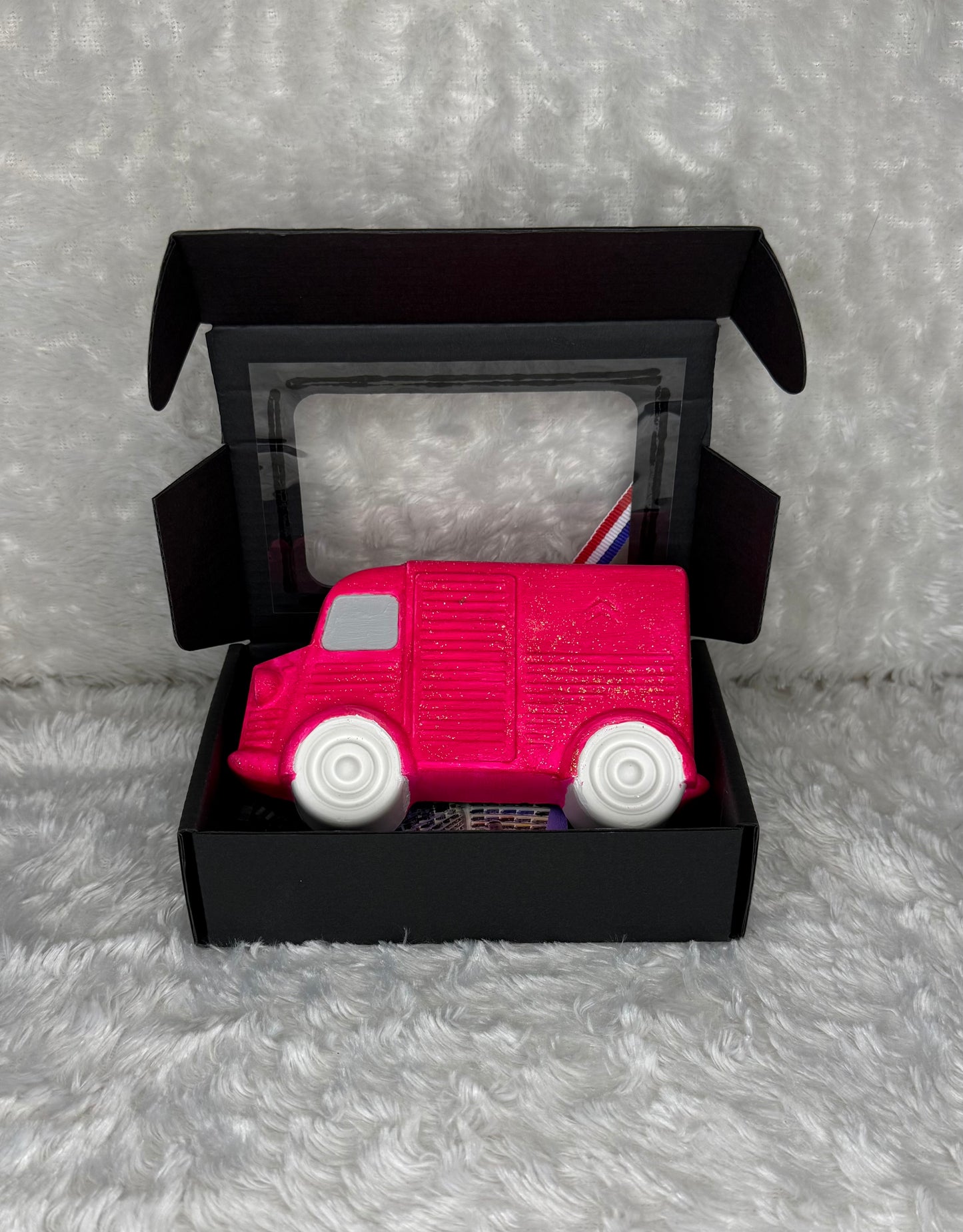 CAMION EN PLÂTRE - HY ROUGE & PAILLETTES