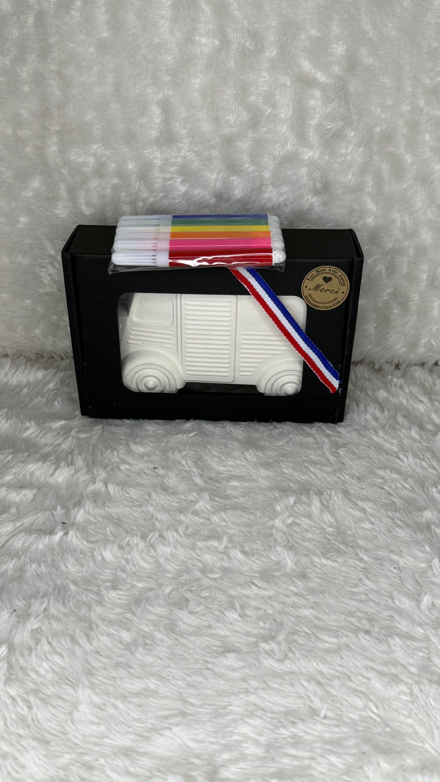 CAMION EN PLÂTRE - HY A COLORIER