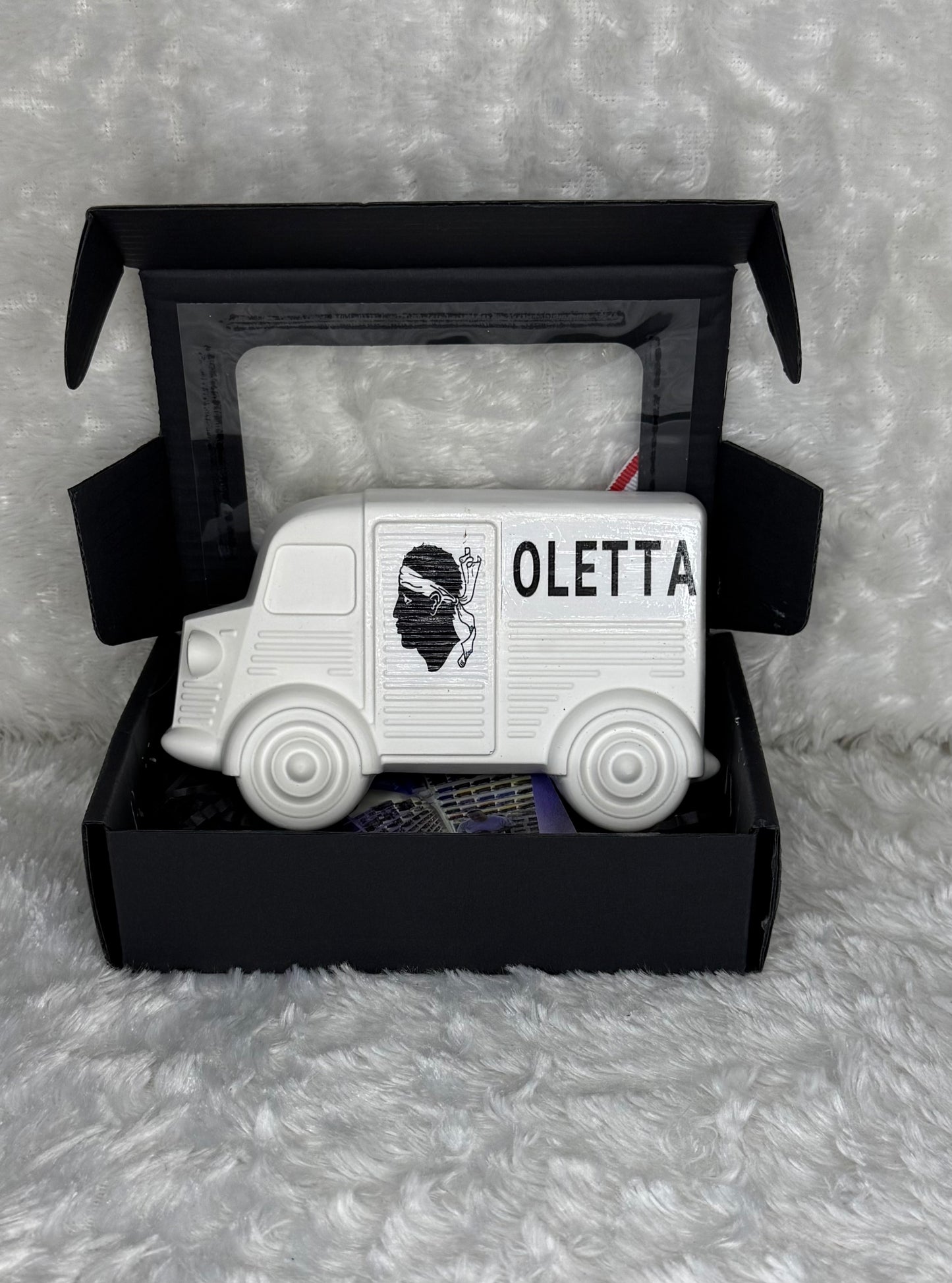 CAMION EN PLÂTRE - HY CORSE OLETTA