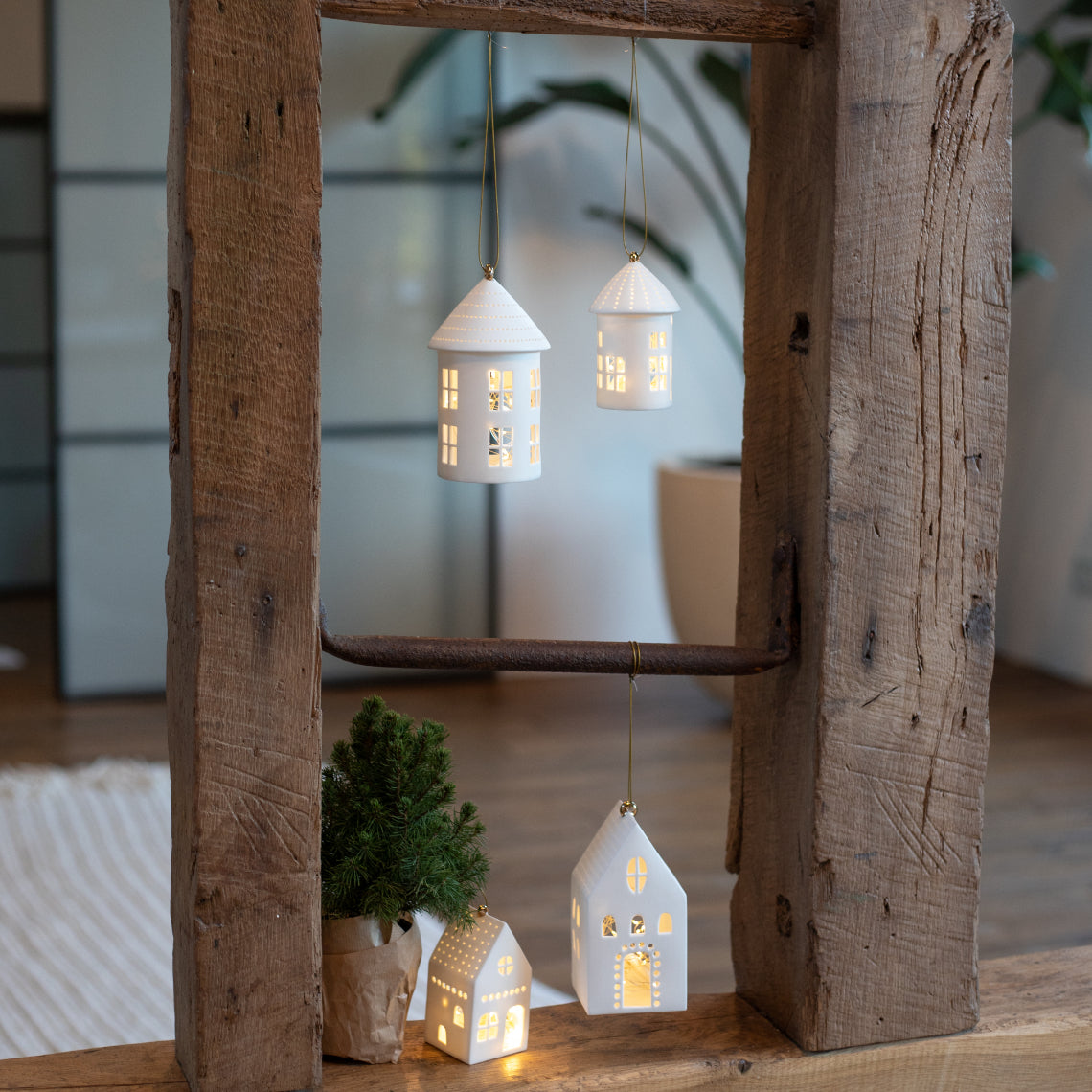 PHOTOPHORE EN PORCELAINE A SUSPENDRE - GRANDE MAISON - RADER DESIGN STORIES