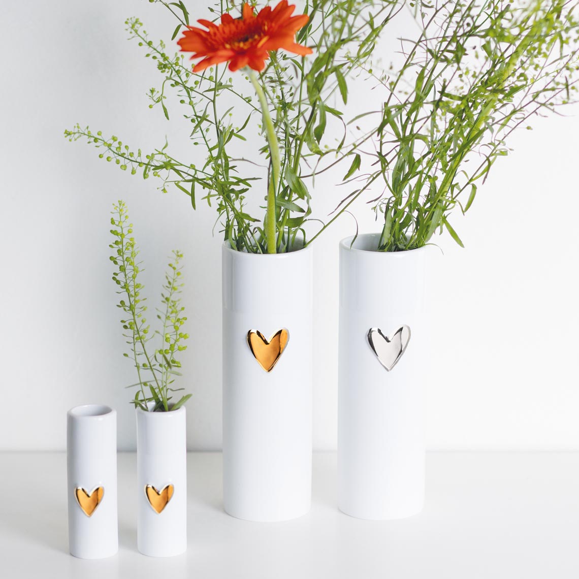 VASE EN PORCELAINE COEUR OR - RADER DESIGN STORIES