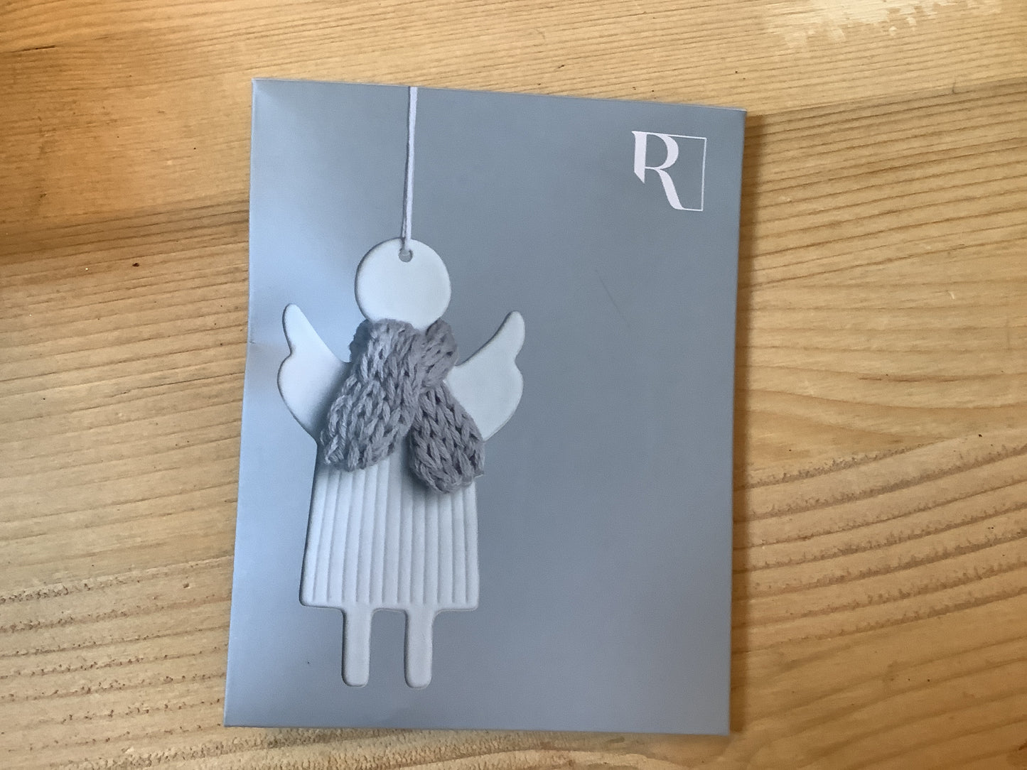 ORNEMENT PORCELAINE + ÉCHARPE - RADER DESIGN STORIES