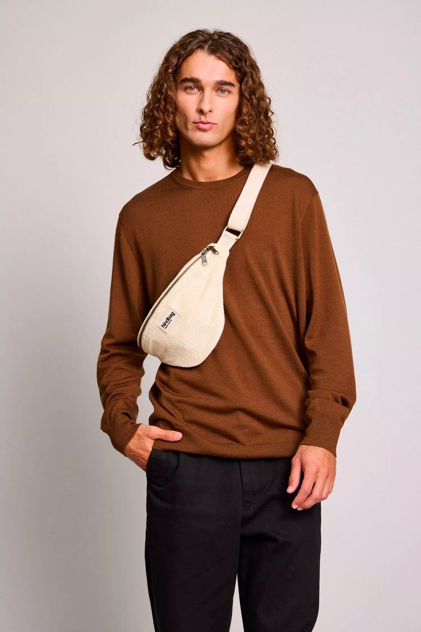 SAC BANANE OLIVIA VELOURS BEIGE - HINDBAG