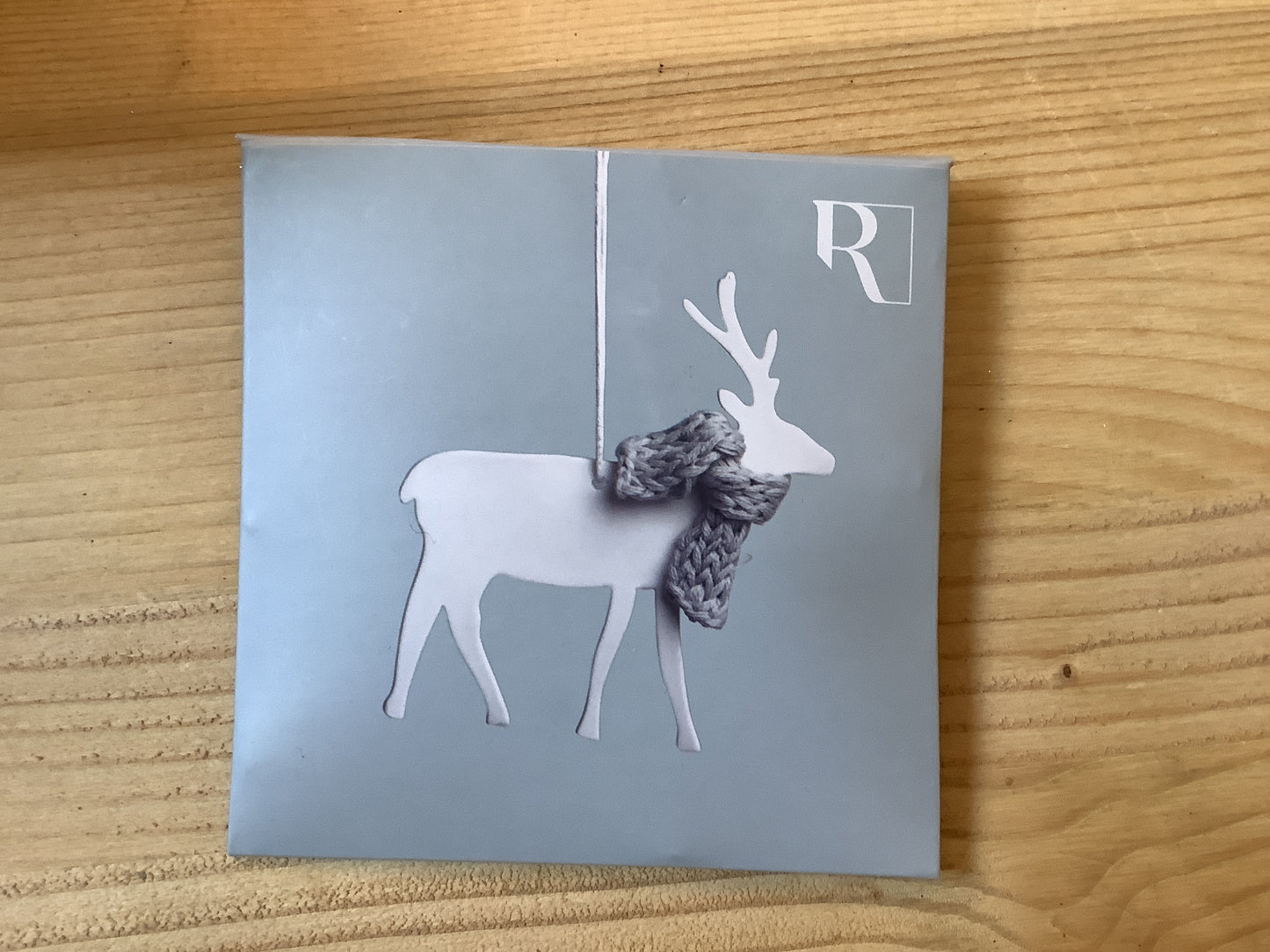 ORNEMENT PORCELAINE + ÉCHARPE - RADER DESIGN STORIES