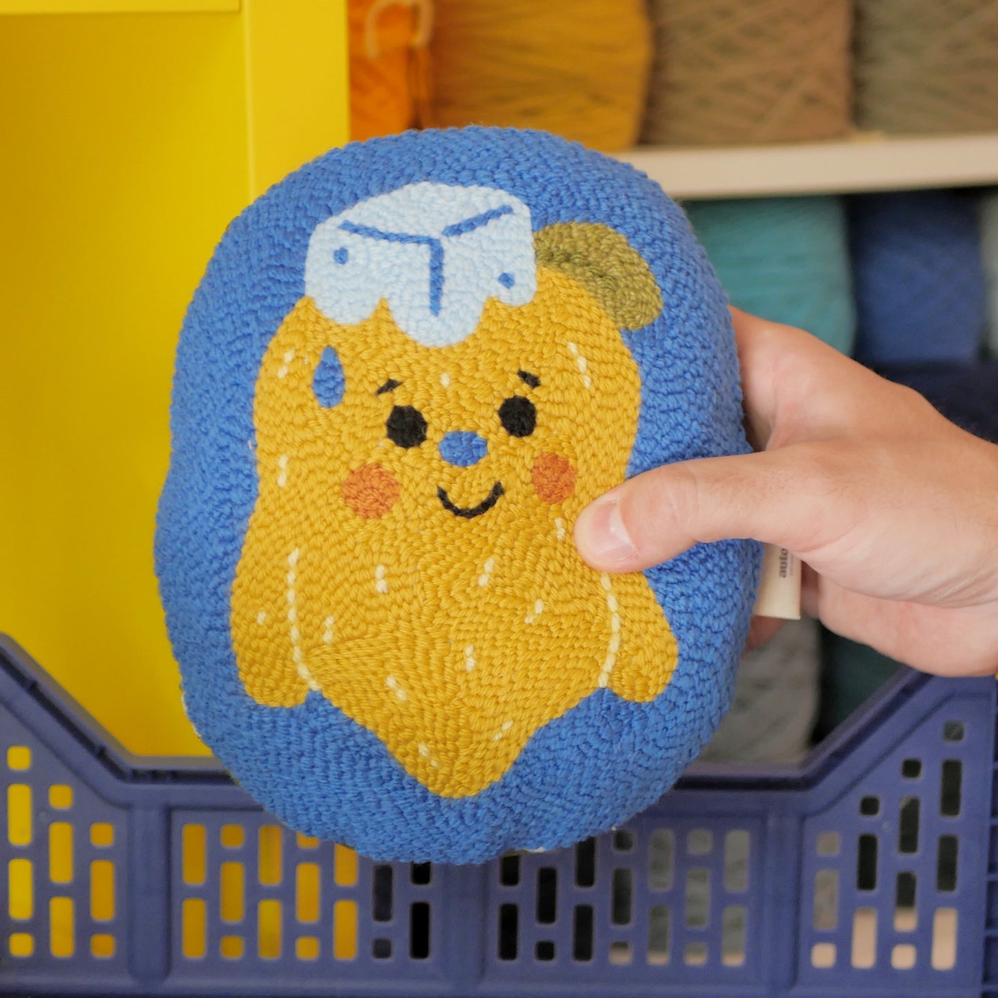 COUSSINS DECO - FRUITS D'ETE - LADY AUTONAUTA