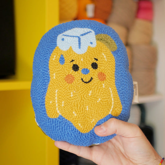 COUSSINS DECO - FRUITS D'ETE - LADY AUTONAUTA