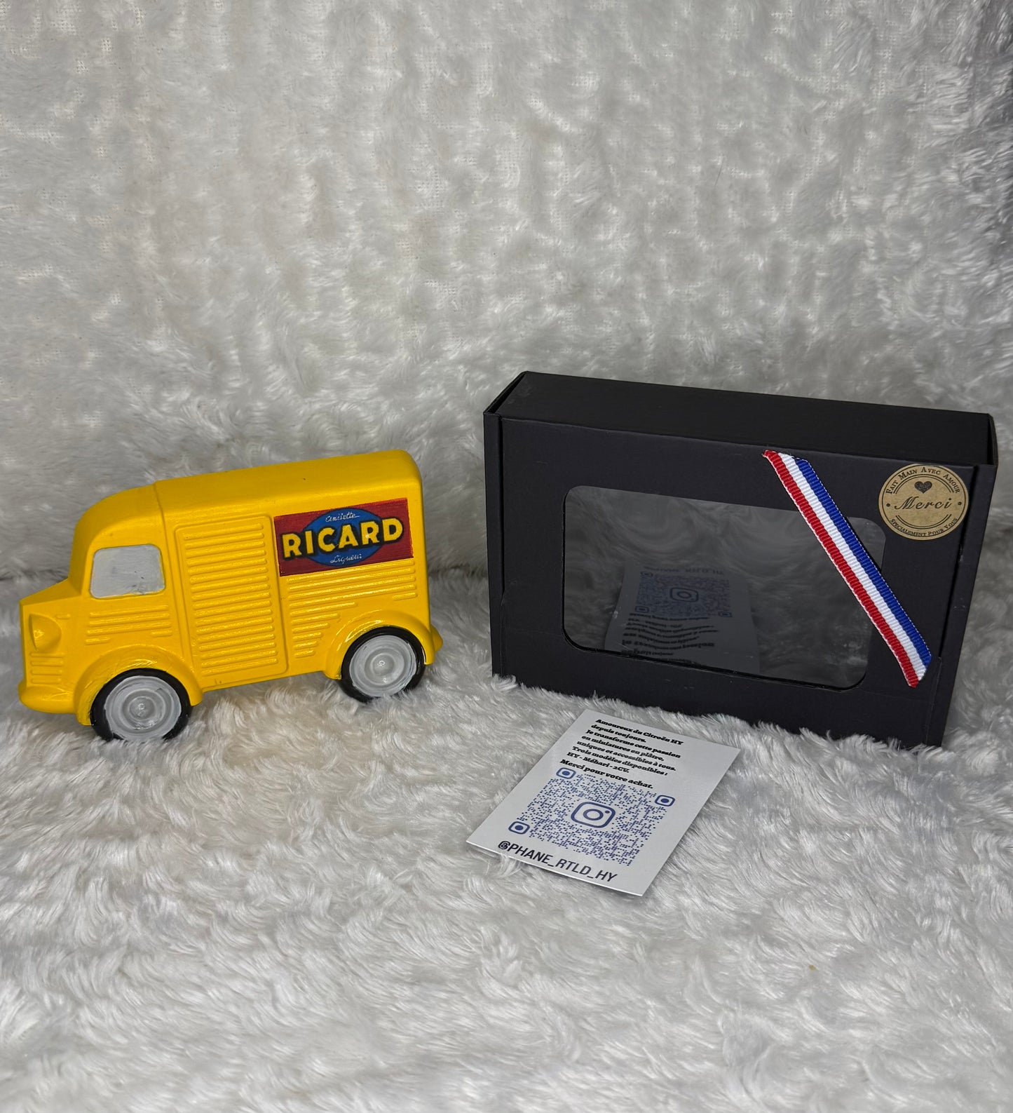 CAMION EN PLÂTRE - HY RICARD