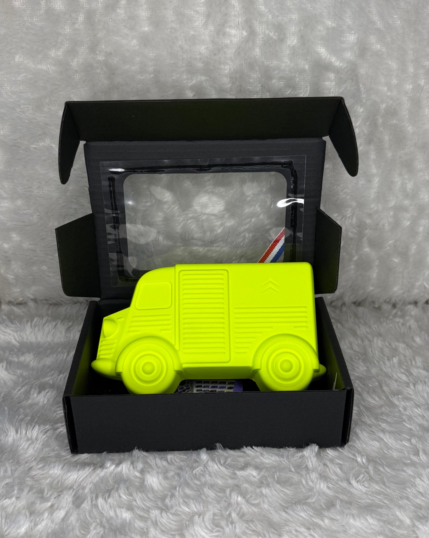 CAMION EN PLÂTRE - HY JAUNE FLUO