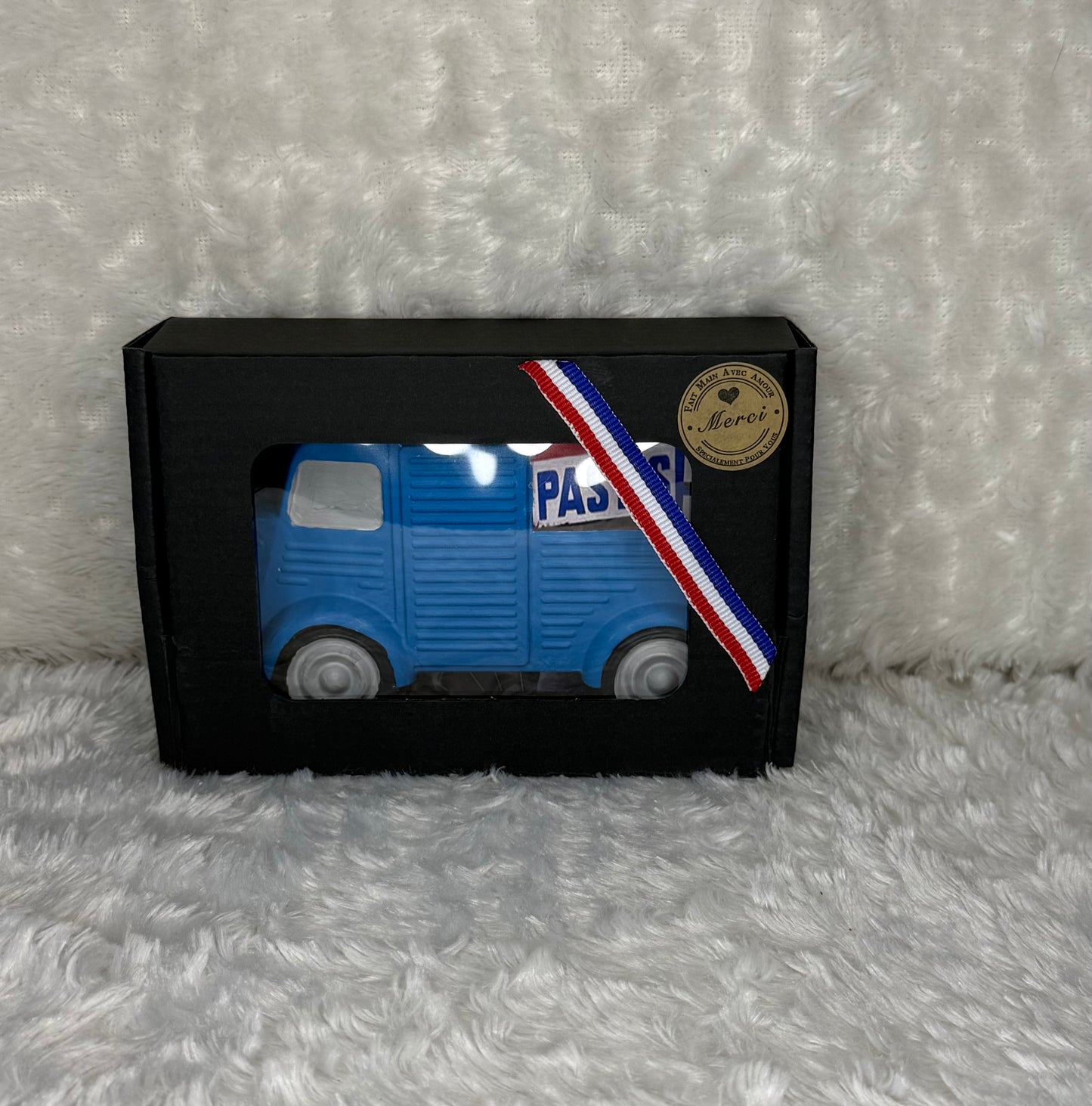 CAMION EN PLÂTRE - HY PASTIS