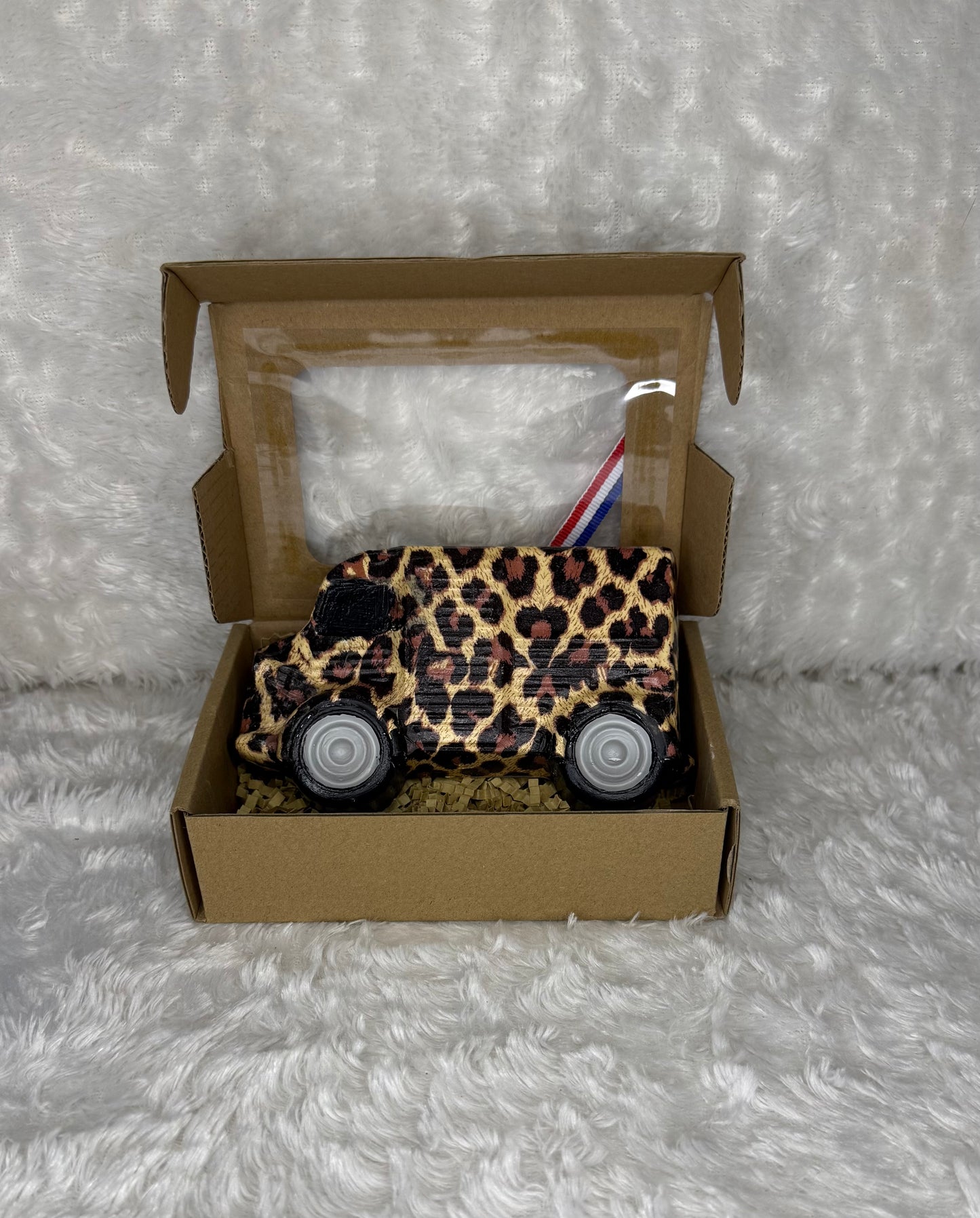 CAMION EN PLÂTRE - HY LEOPARD