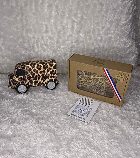 CAMION EN PLÂTRE - HY LEOPARD