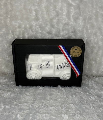 CAMION EN PLÂTRE - HY NOTES DE MUSIQUE