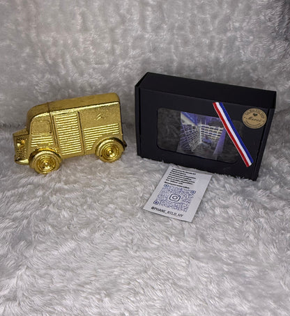 CAMION EN PLÂTRE - HY FEUILLE D'OR - STEPH