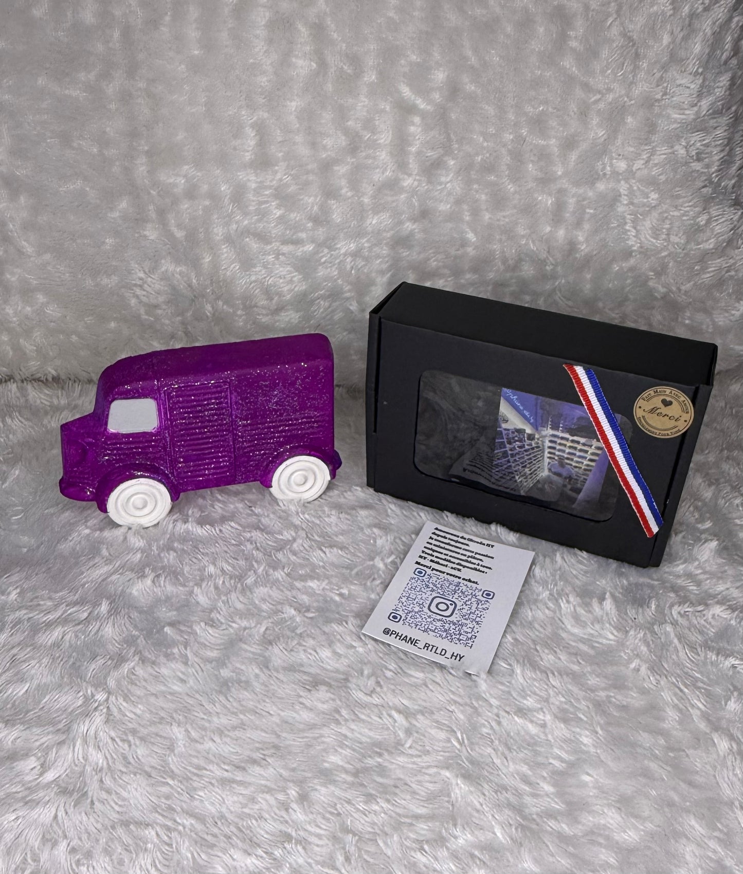 CAMION EN PLÂTRE - HY VIOLET & PAILLETTES