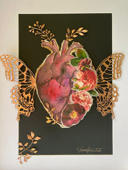 OEUVRE COEUR ANATOMIQUE ET AILES DOREES - VICTORIA