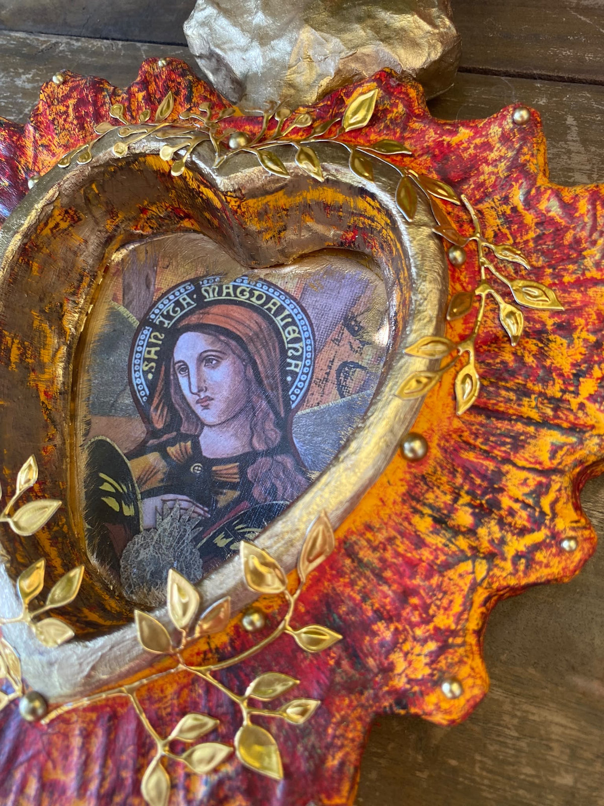 EX VOTO MARIE MADELEINE ROUGE -  VICTORIA