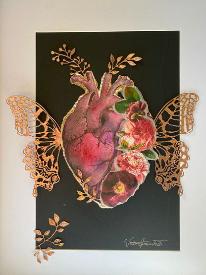OEUVRE COEUR ANATOMIQUE ET AILES DOREES - VICTORIA