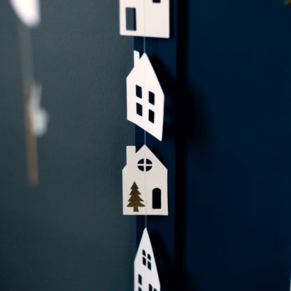 GUIRLANDE EN PAPIER A SUSPENDRE 83.5cm - CHALETS - RADER DESIGN STORIES