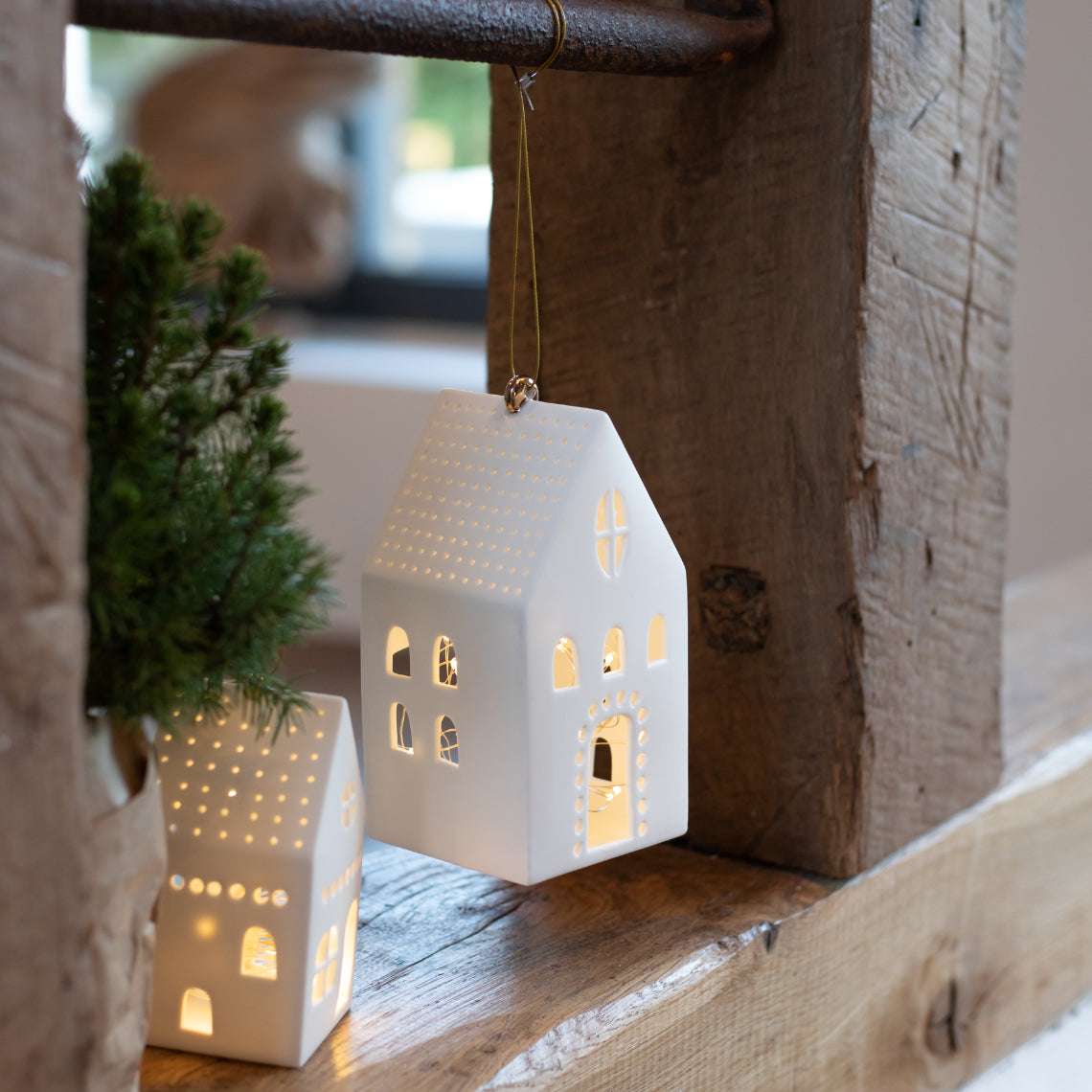 PHOTOPHORE EN PORCELAINE A SUSPENDRE - GRANDE MAISON - RADER DESIGN STORIES