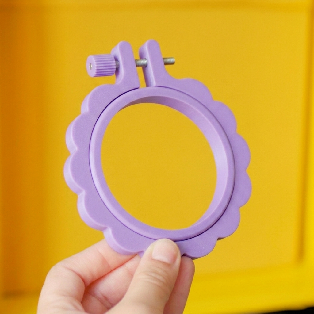 TAMBOUR A BRODER IMPRIMÉ EN 3D - PETIT MODELE  - LADY AUTONAUTA