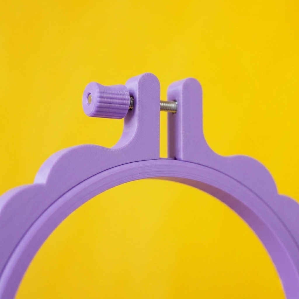 TAMBOUR A BRODER IMPRIMÉ EN 3D - PETIT MODELE  - LADY AUTONAUTA
